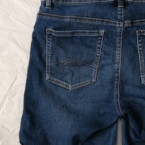 RASUCO ROLLED HEM JEANS SHORTS - Picture 5 of 5